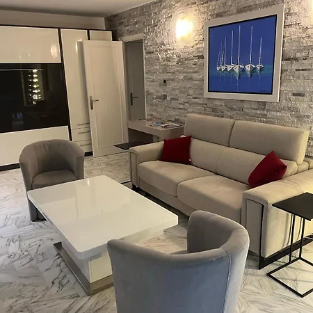 Chic 47m2, 2 Rooms, Ground Floor, Patio, 280m Croisette * Cannes