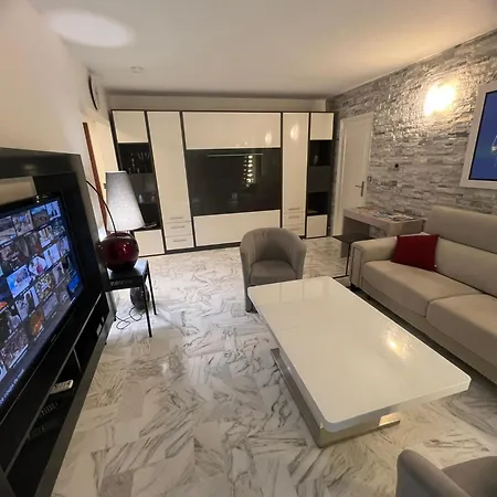 Chic 47m2, 2 Rooms, Ground Floor, Patio, 280m Croisette *