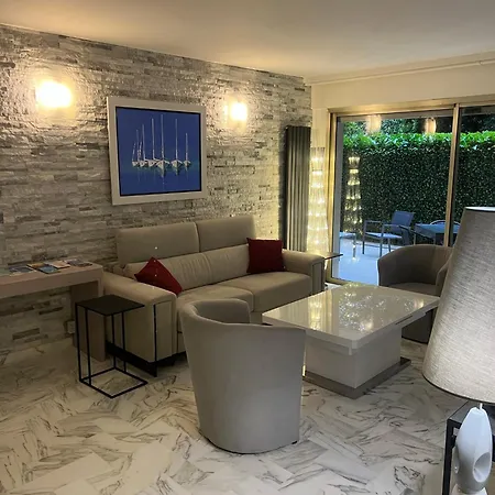 Chic 47m2, 2 Rooms, Ground Floor, Patio, 280m Croisette * Cannes